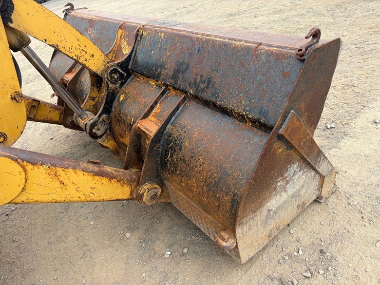caterpillar-416b-image-13