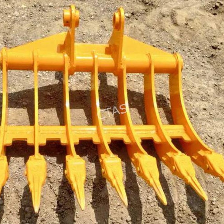#139 • CAT305 32" Excavator Rake With Teeth