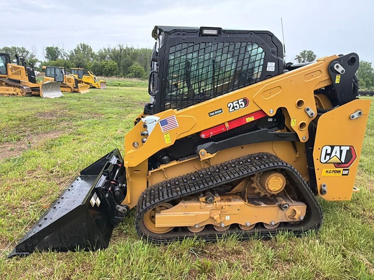 2025-caterpillar-255-image-1