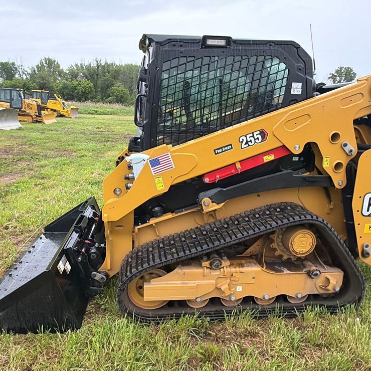 2025 CATERPILLAR 255