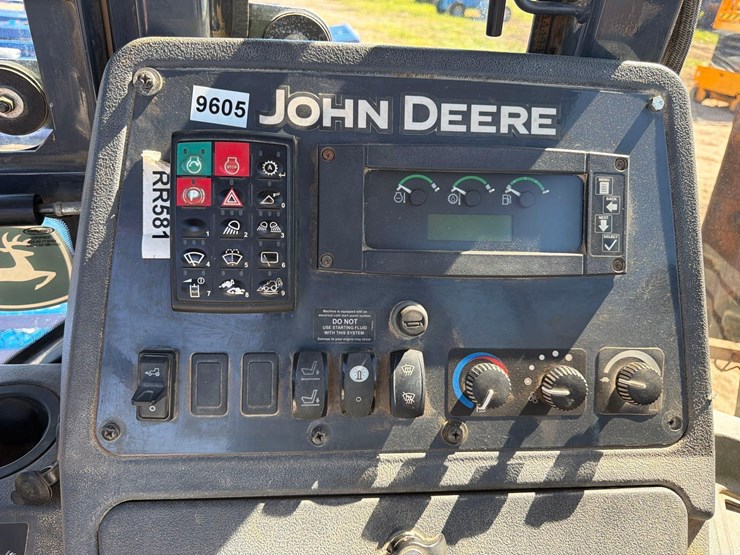 john-deere-310-image-22