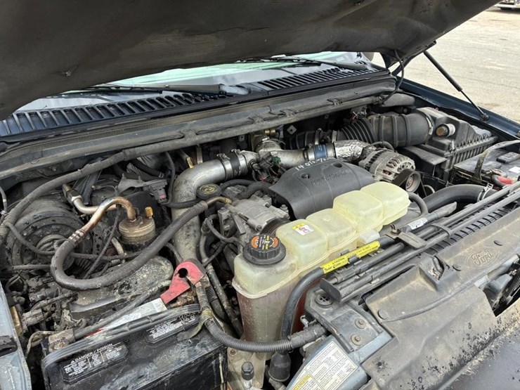 2000-ford-excursion-image-8