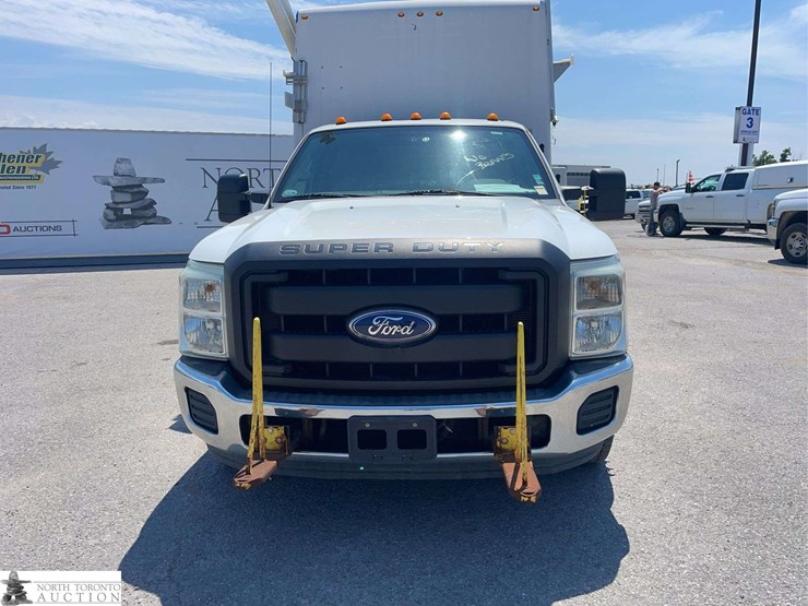 2011-ford-f350-image-2