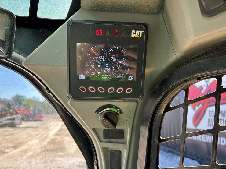 2018-caterpillar-299d2-xps-image-22