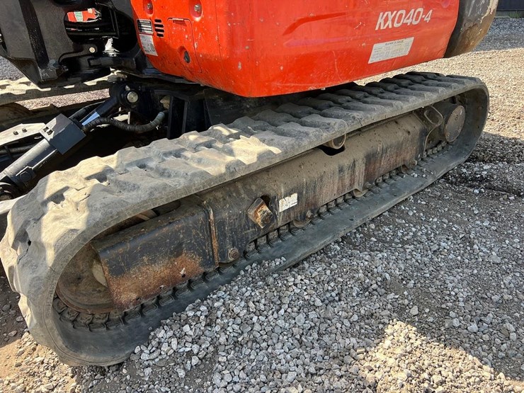 2020-kubota-kx040-4-image-15