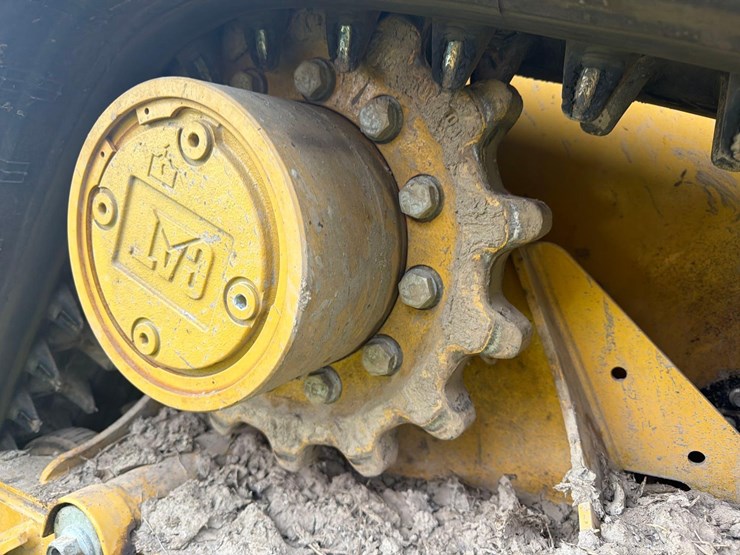 2026-caterpillar-255-image-12