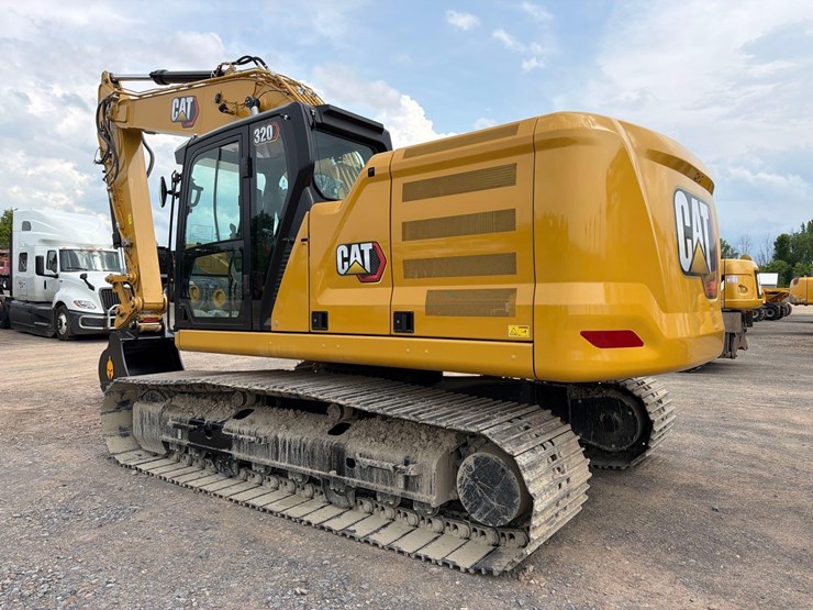 caterpillar-320-image-7