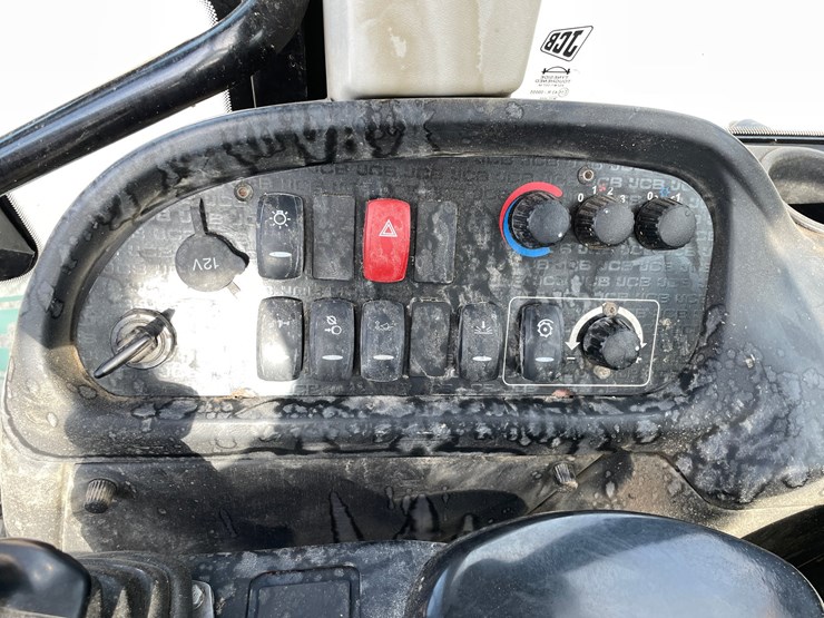 jcb-tm320-image-40