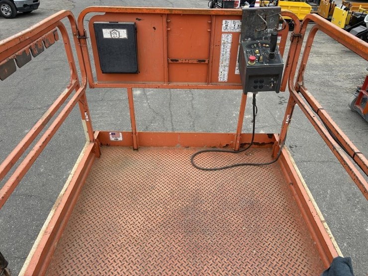 2002-jlg-260mrt-image-17