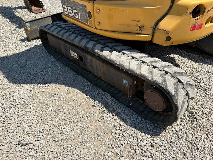 2016-deere-35g-image-15