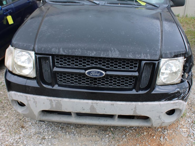 2002-ford-explorer-sport-trac-image-3