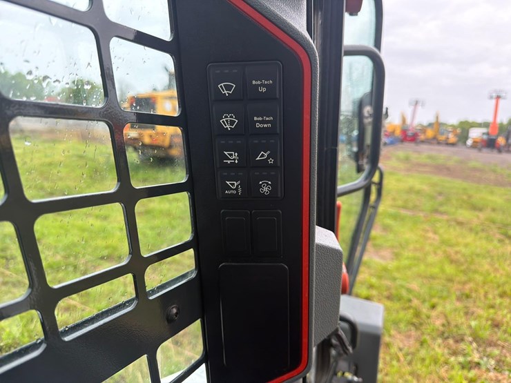 2023-bobcat-t66-image-24
