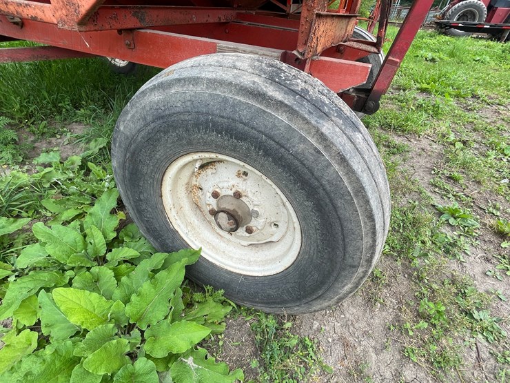 #8315-•-knowles-g900-feed-wagon-gravity-box-image-10