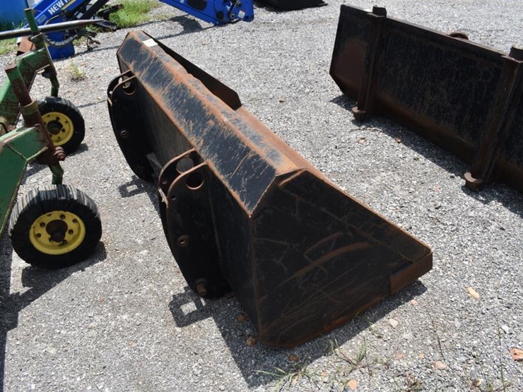 73"-loader-bucket-image-2
