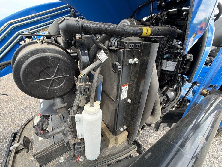 new-holland-workmaster-35-image-15
