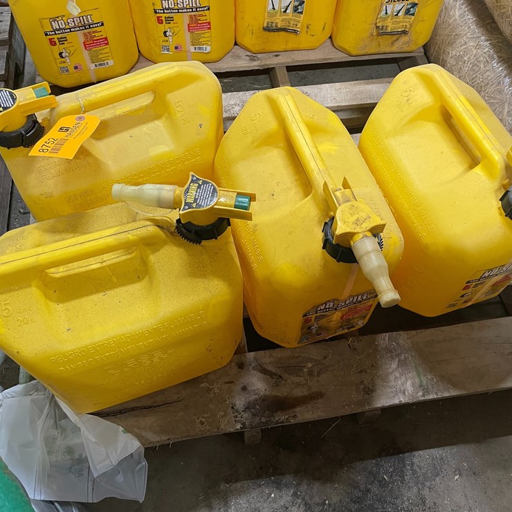 #8752 • (4) 5 Gallon Diesel Cans