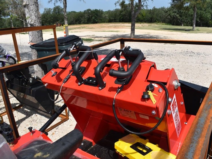 sda-140t-mini-skid-steer-(serial-#-sda140t26l0223444)-image-5