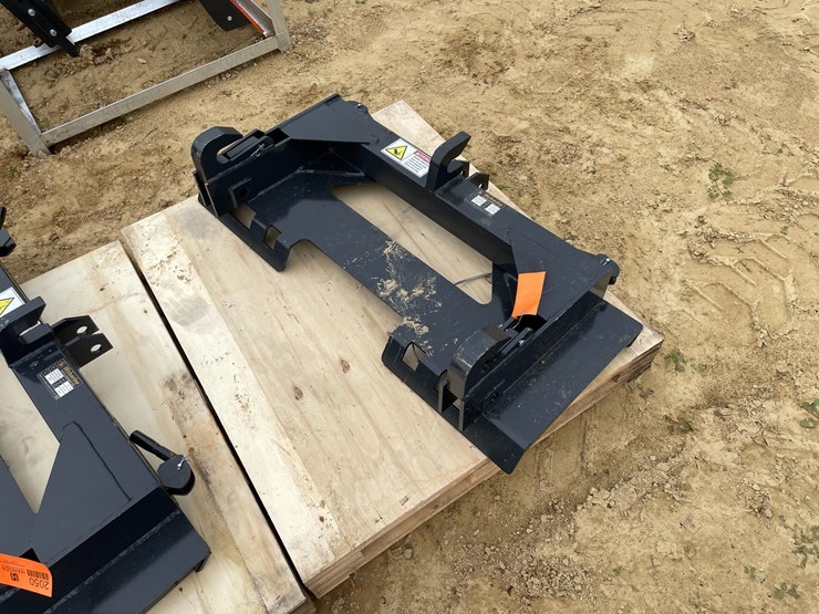 #2049-•-new-wolverine-skid-steer-3-point-attachment-image-3
