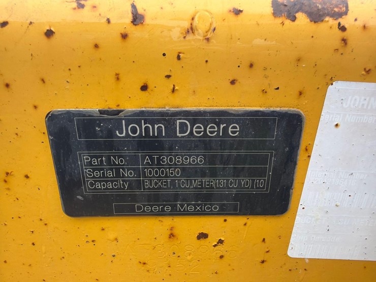 2021-john-deere-310-image-14