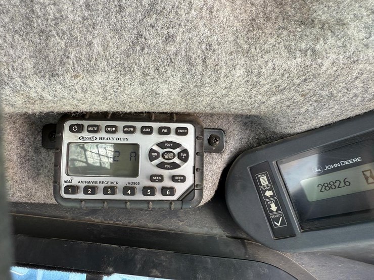 deere-323d-image-25