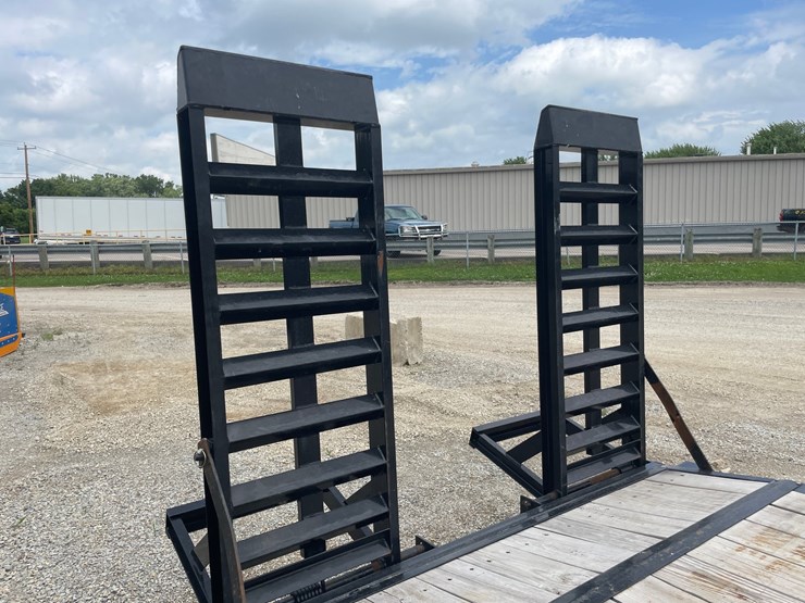 #4867-•-2024-loadtrail-tandem-axle-equipment-trailer-(has-wi-title)-image-23