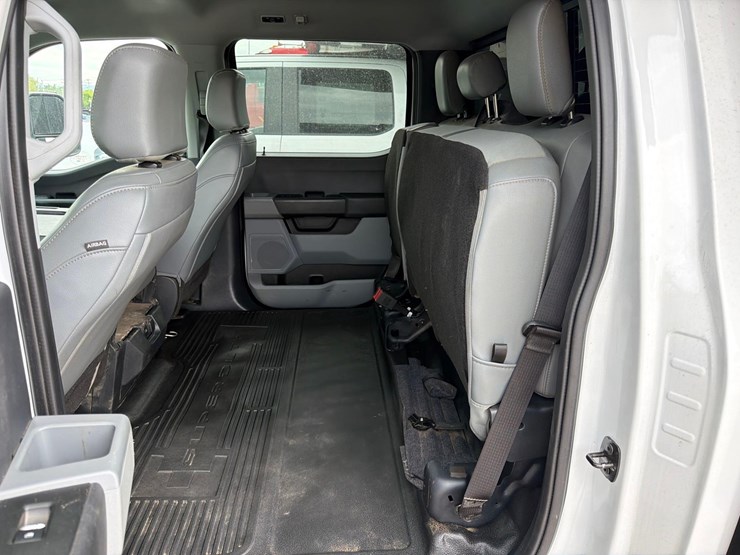 2024-ford-f550-image-16