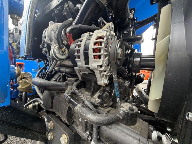 new-holland-workmaster-35-image-14