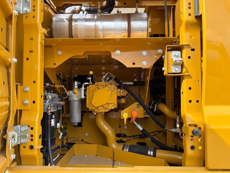 caterpillar-320-image-14