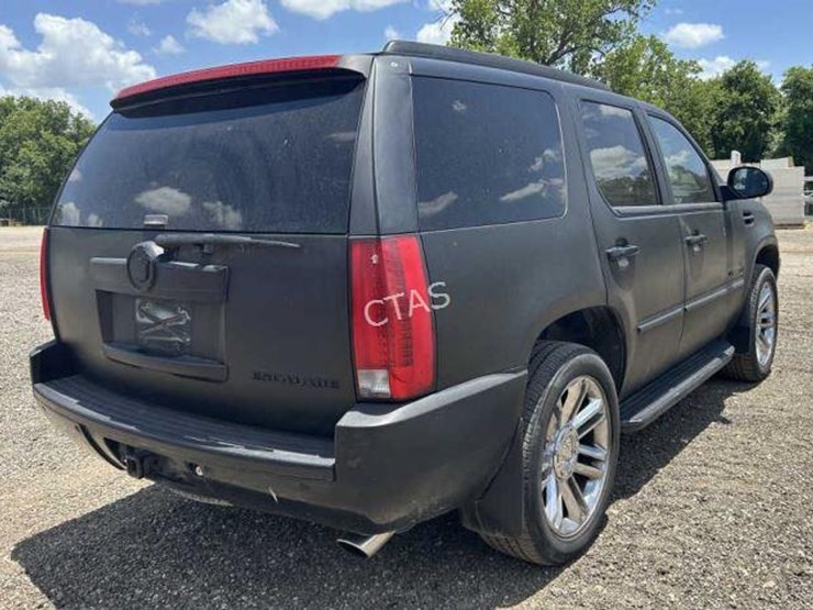 2008-cadillac-escalade-image-6