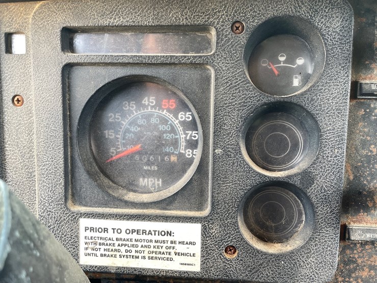 #204-•-1988-international-straight-truck-(has-wi-title)-image-46