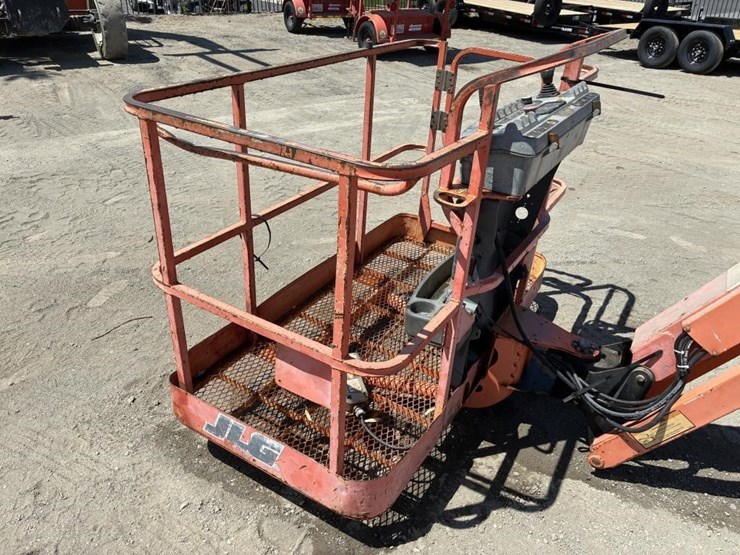 2002-jlg-600aj-image-8