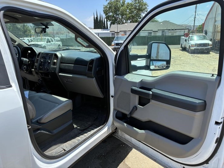 2018-ford-f250-image-12