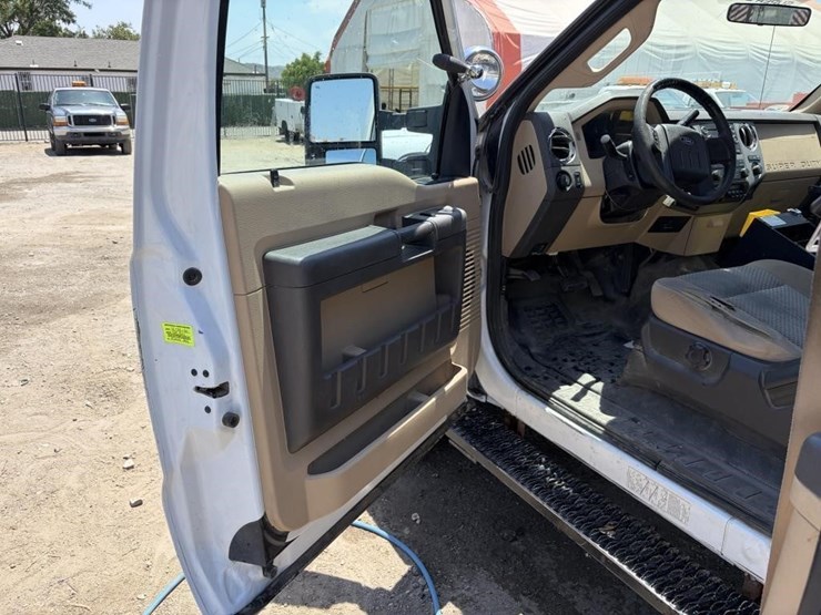 2011-ford-f350-image-14