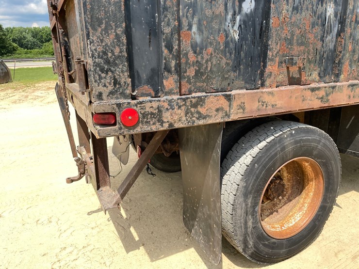 #204-•-1988-international-straight-truck-(has-wi-title)-image-24