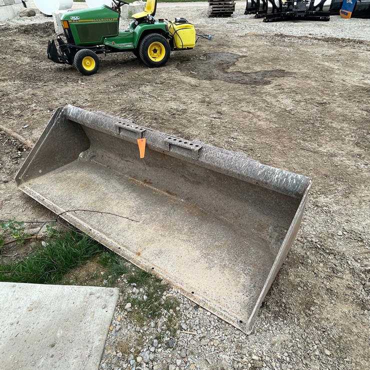 #4876 • Bobcat 74" Universal Mount Bucket