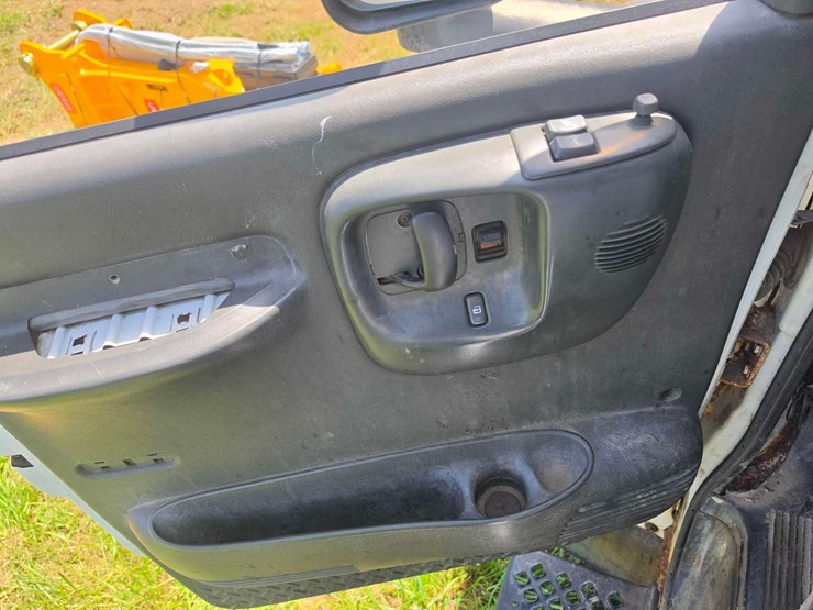 2003-gmc-topkick-c4500-image-17