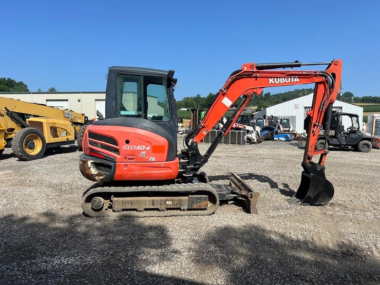 2020-kubota-kx040-4-image-7