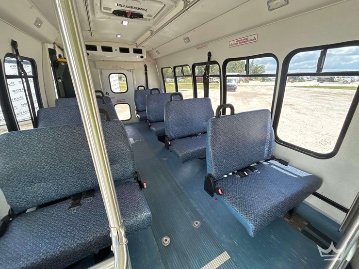 2015-ford-e450-image-16