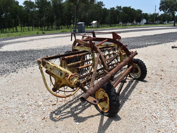 new-holland-258-image-3