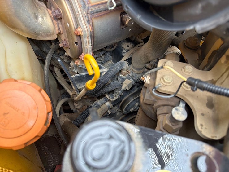 deere-326e-image-9