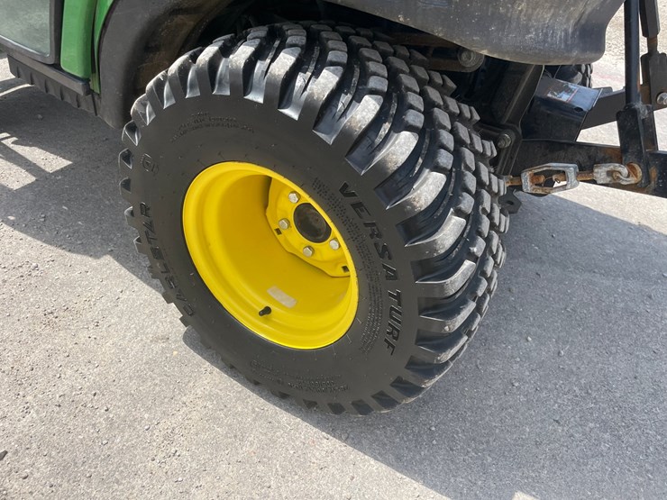 2024-john-deere-1025r-image-18