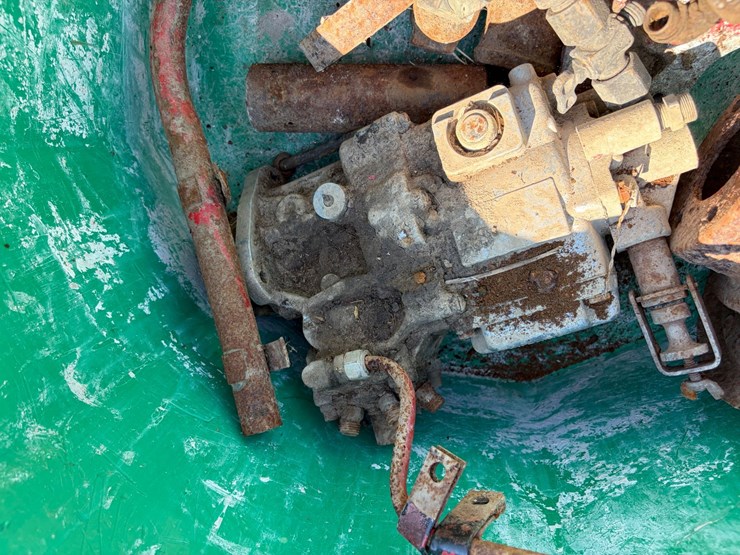 #8353-•-international-tractor-parts-image-9