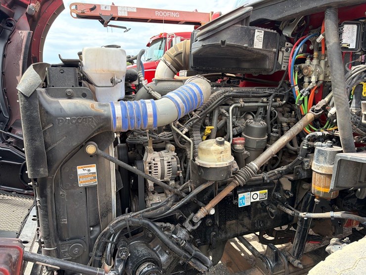 2016-kenworth-t880-image-16