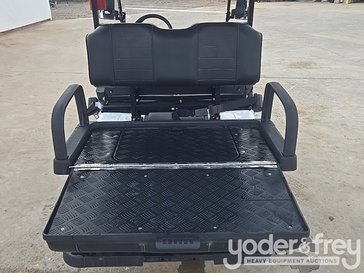 2022-evolution-classic-4-pro-electric-cart-4-seater-image-18