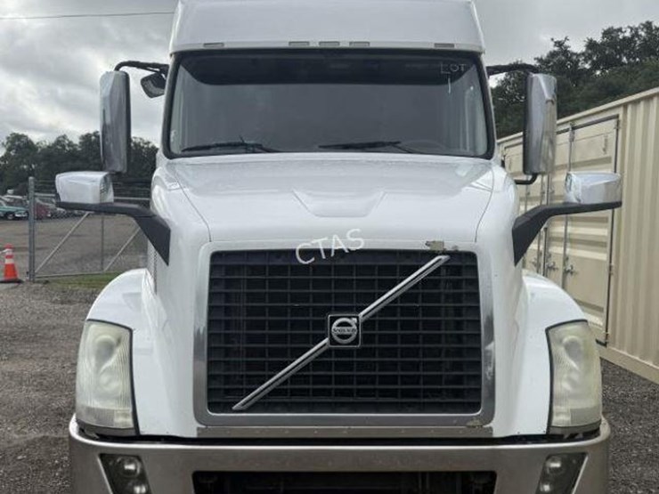 #14-•-2013-volvo-tractor-truck-730-model-image-2
