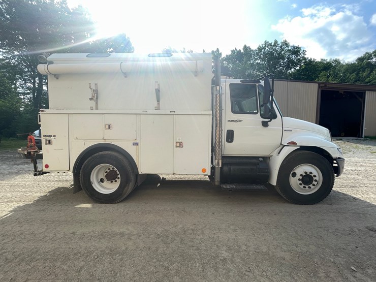 2010-international-durastar-4400-image-4