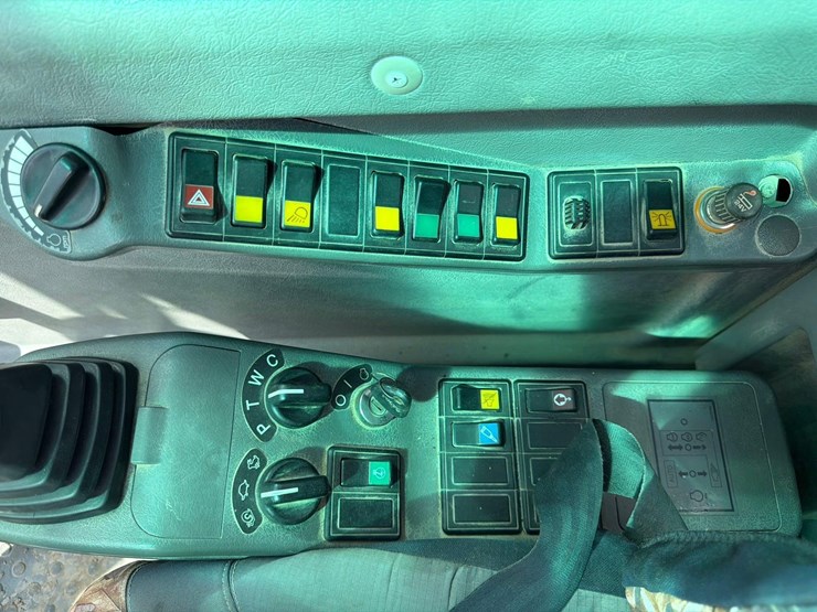 volvo-ew180b-image-29