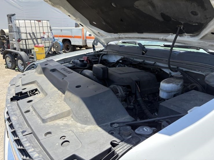 2011-chevrolet-silverado-2500-image-5