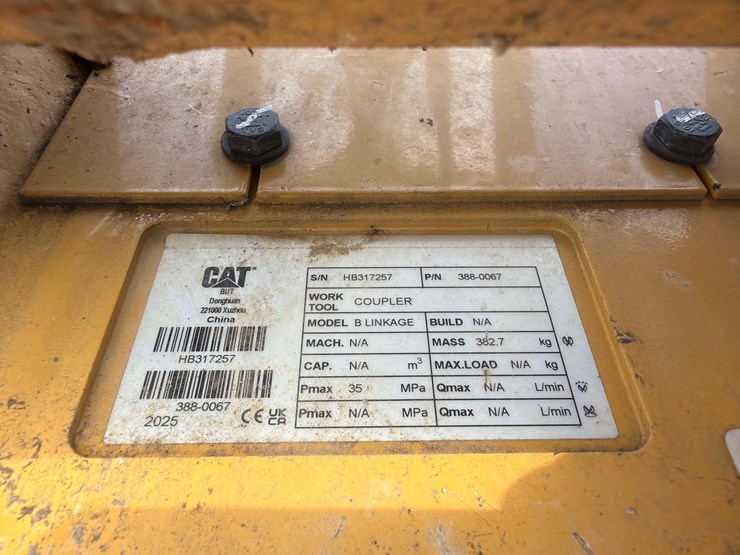 caterpillar-320-image-23