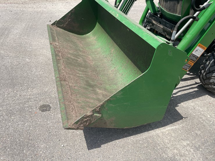 2024-john-deere-1025r-image-24